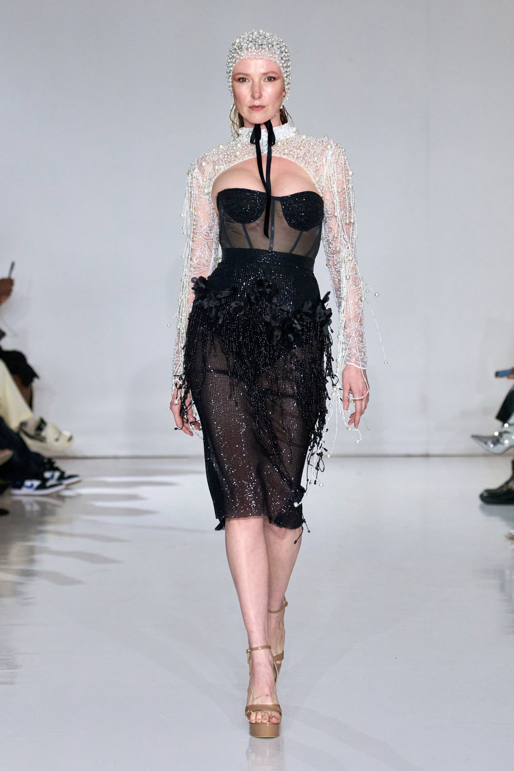 HENGKI KAWILARANG Fall 2024 Show image