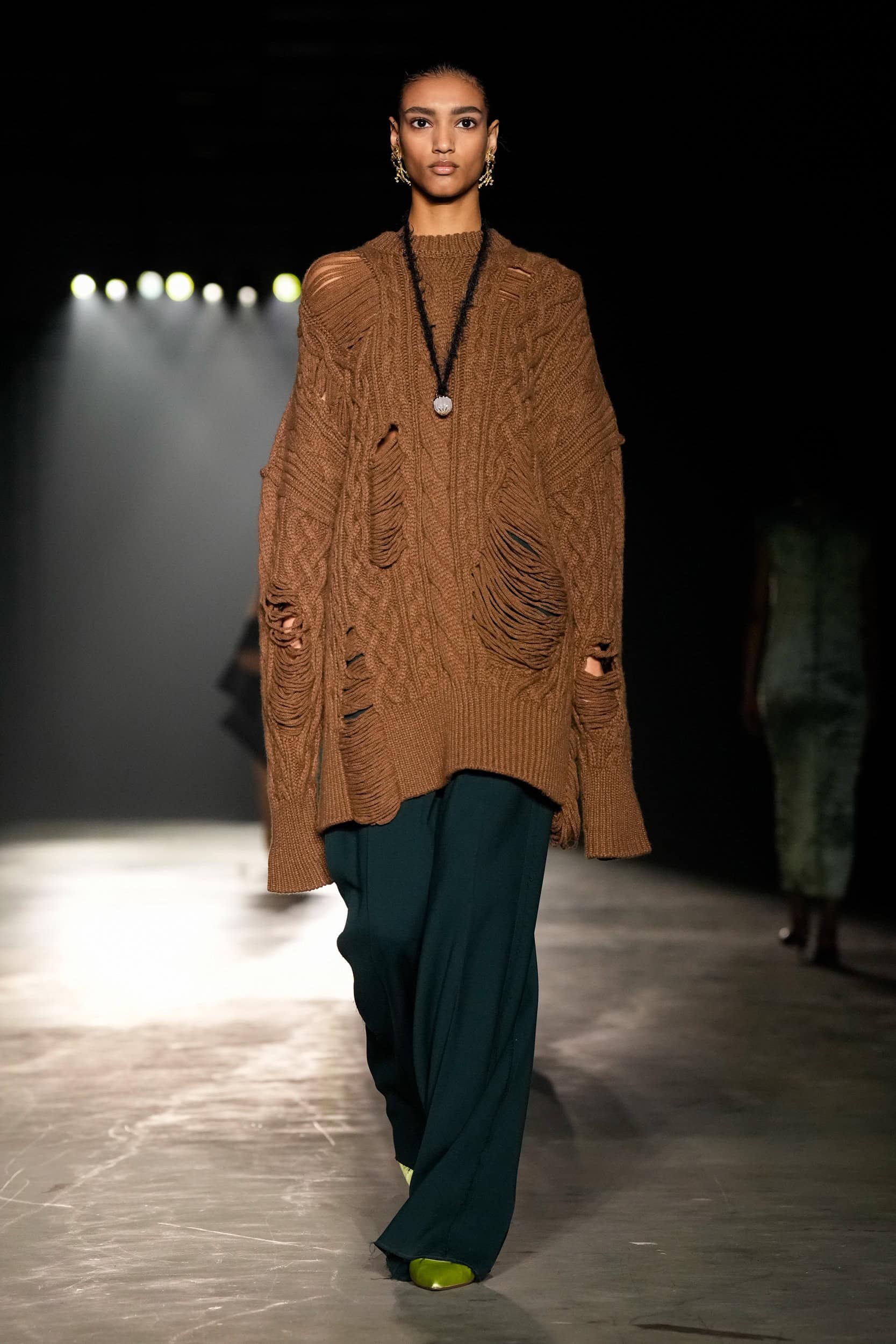 JASON WU Fall 2024 Show image