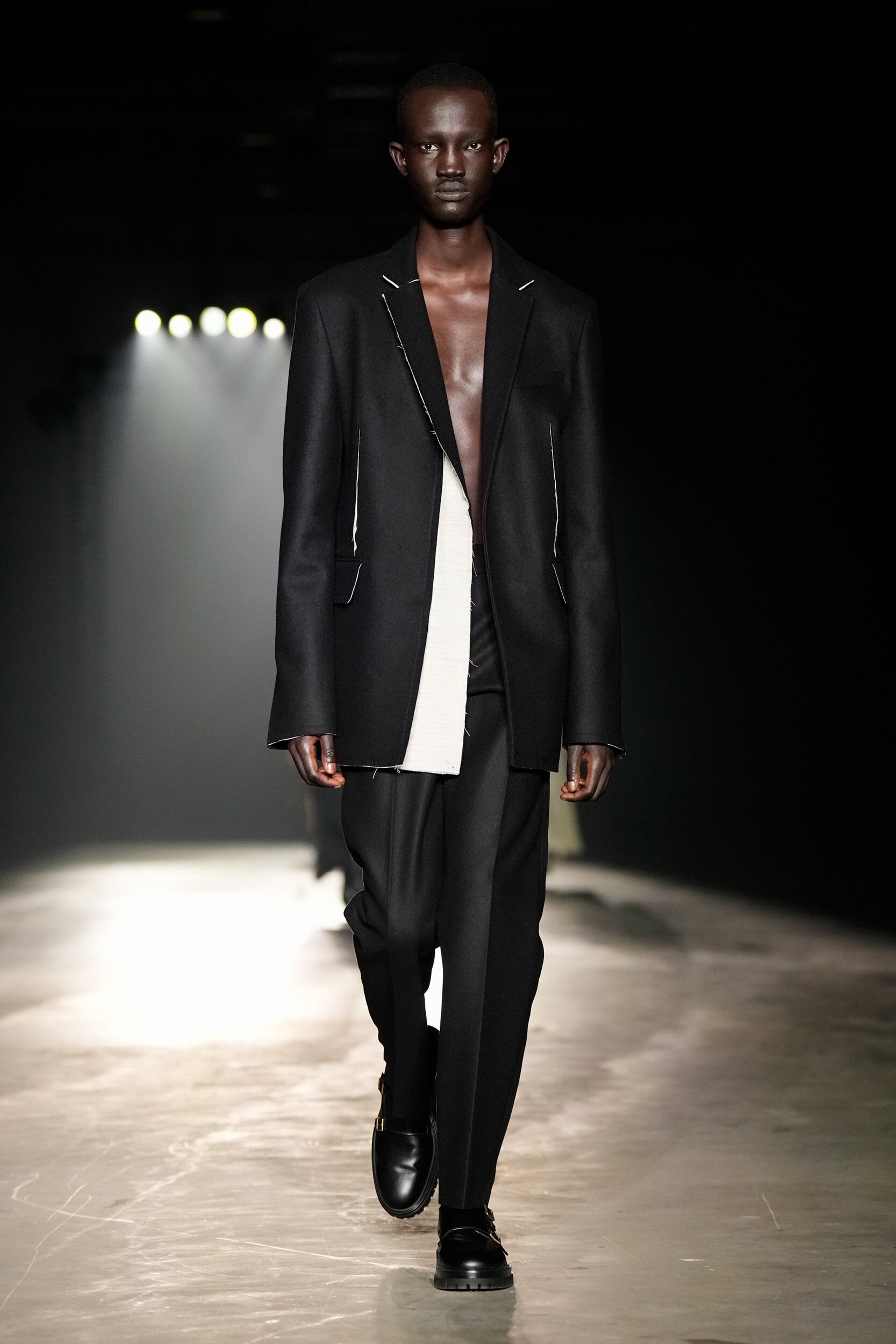 JASON WU Fall 2024 Show image