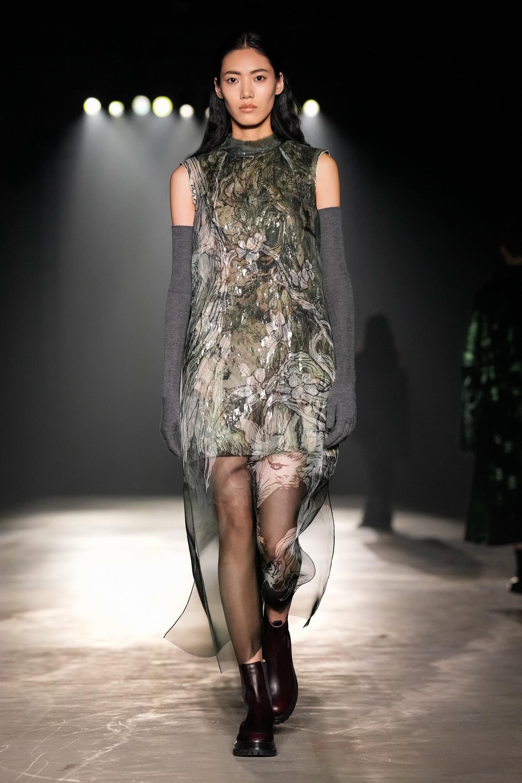 JASON WU Fall 2024 Show image