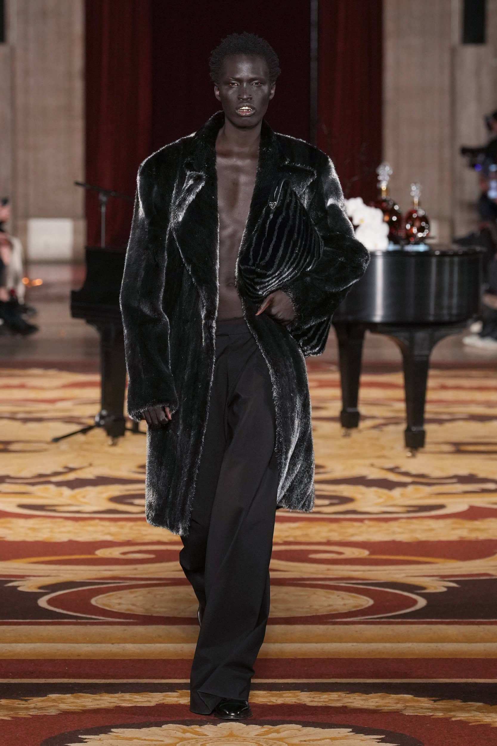 LAQUAN SMITH Fall 2024 Show image