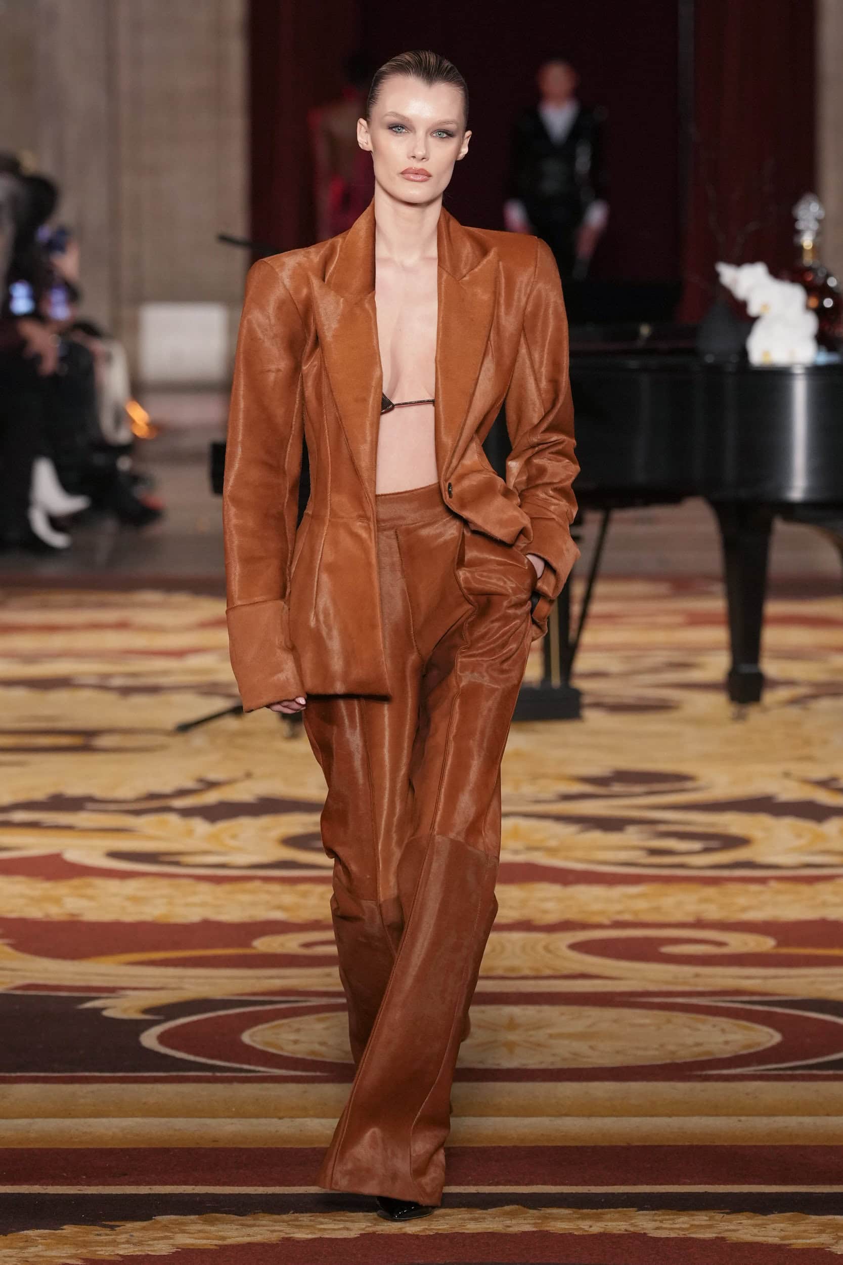 LAQUAN SMITH Fall 2024 Show image