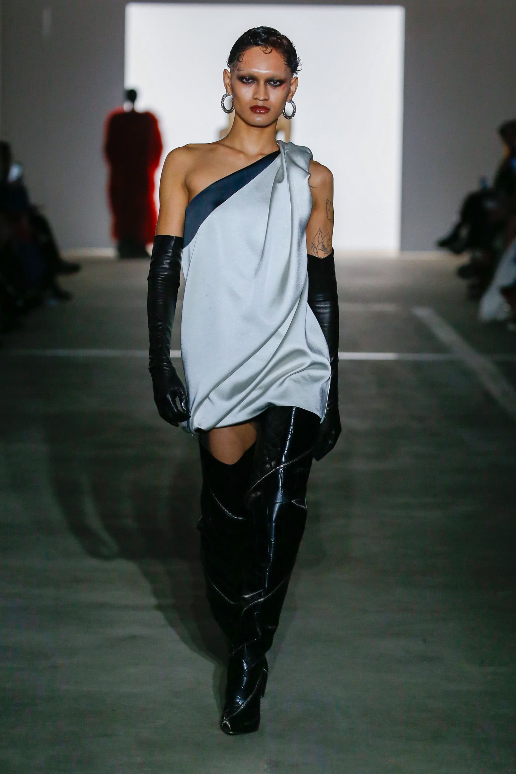 PRABAL GURUNG Fall 2024 Show image