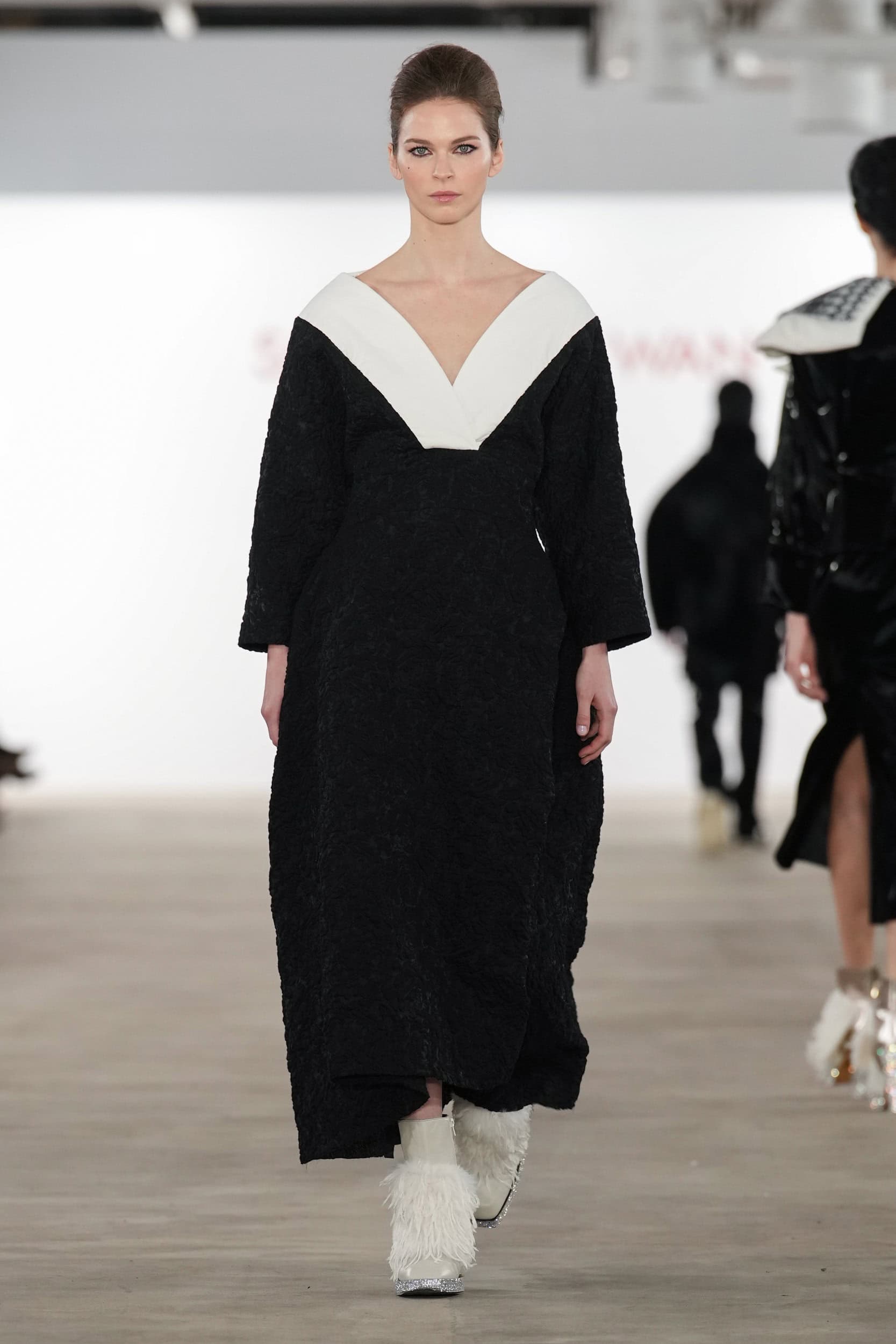 SON JUNG WAN Fall 2024 Show image