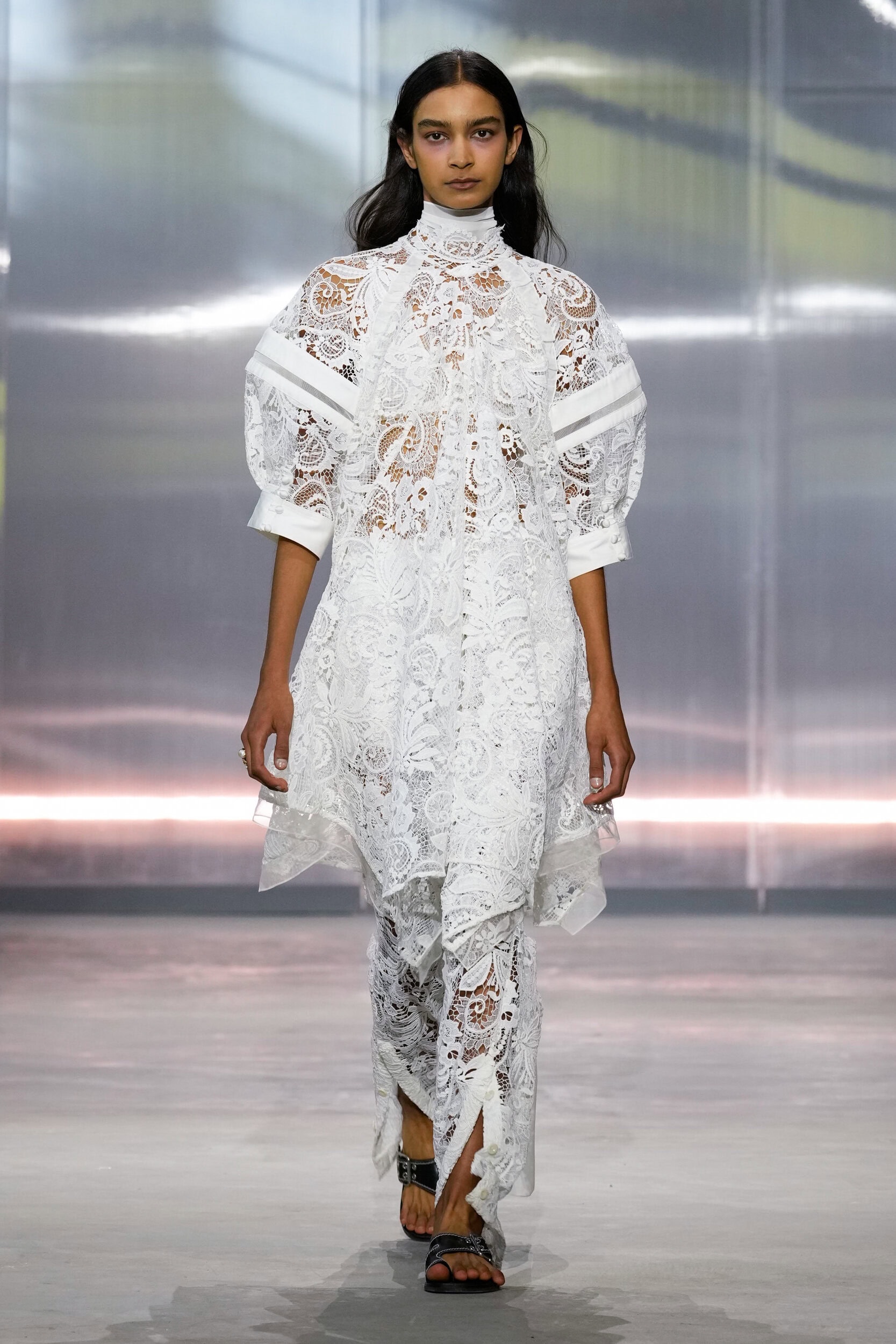 3.1 PHILLIP LIM Spring 2025 Show (2)