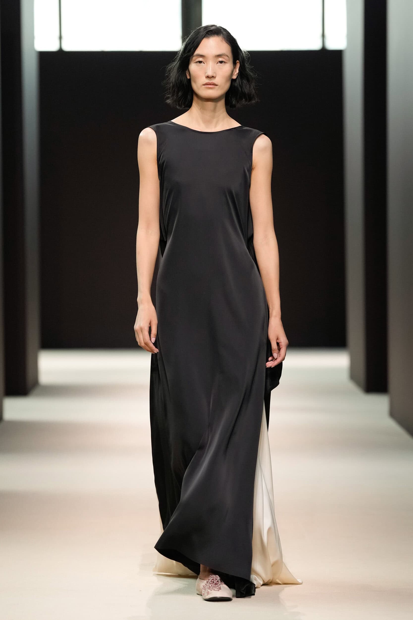 COS Spring 2024 Fashion Show image