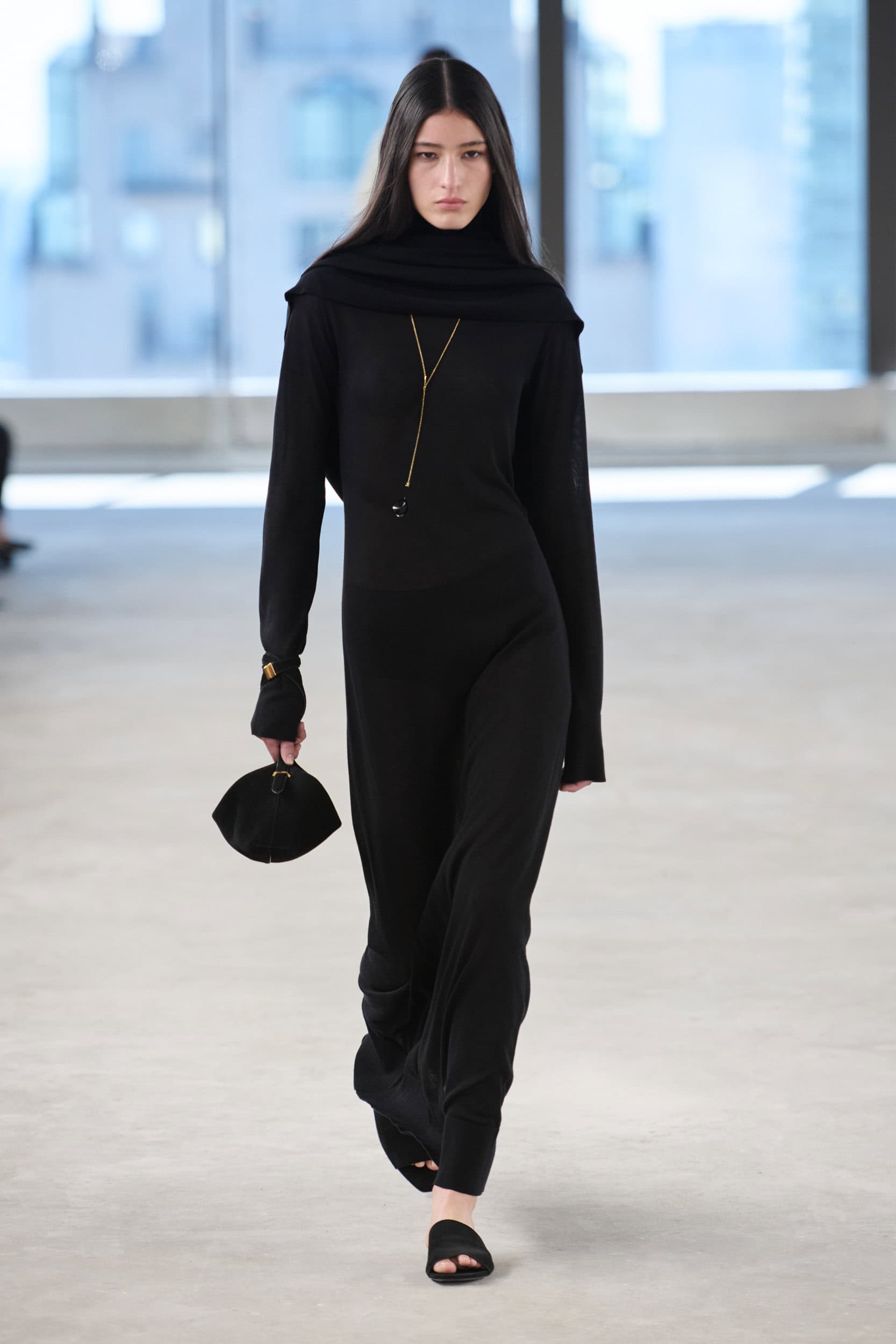 TOTEME Spring 2025 Show image