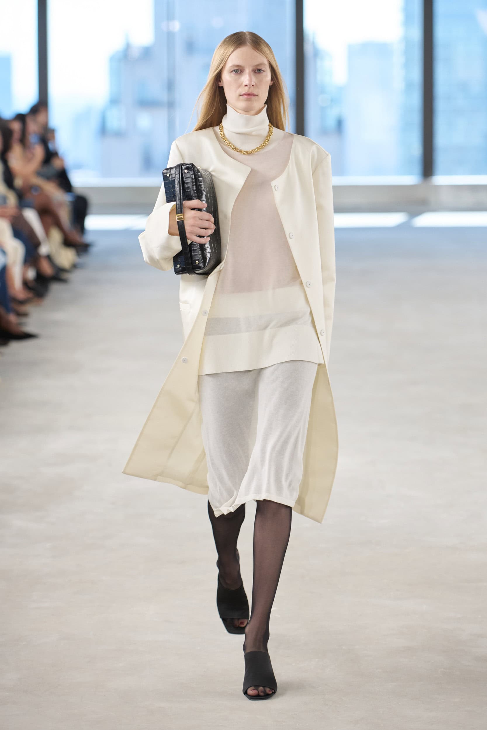 TOTEME Spring 2025 Show (2)