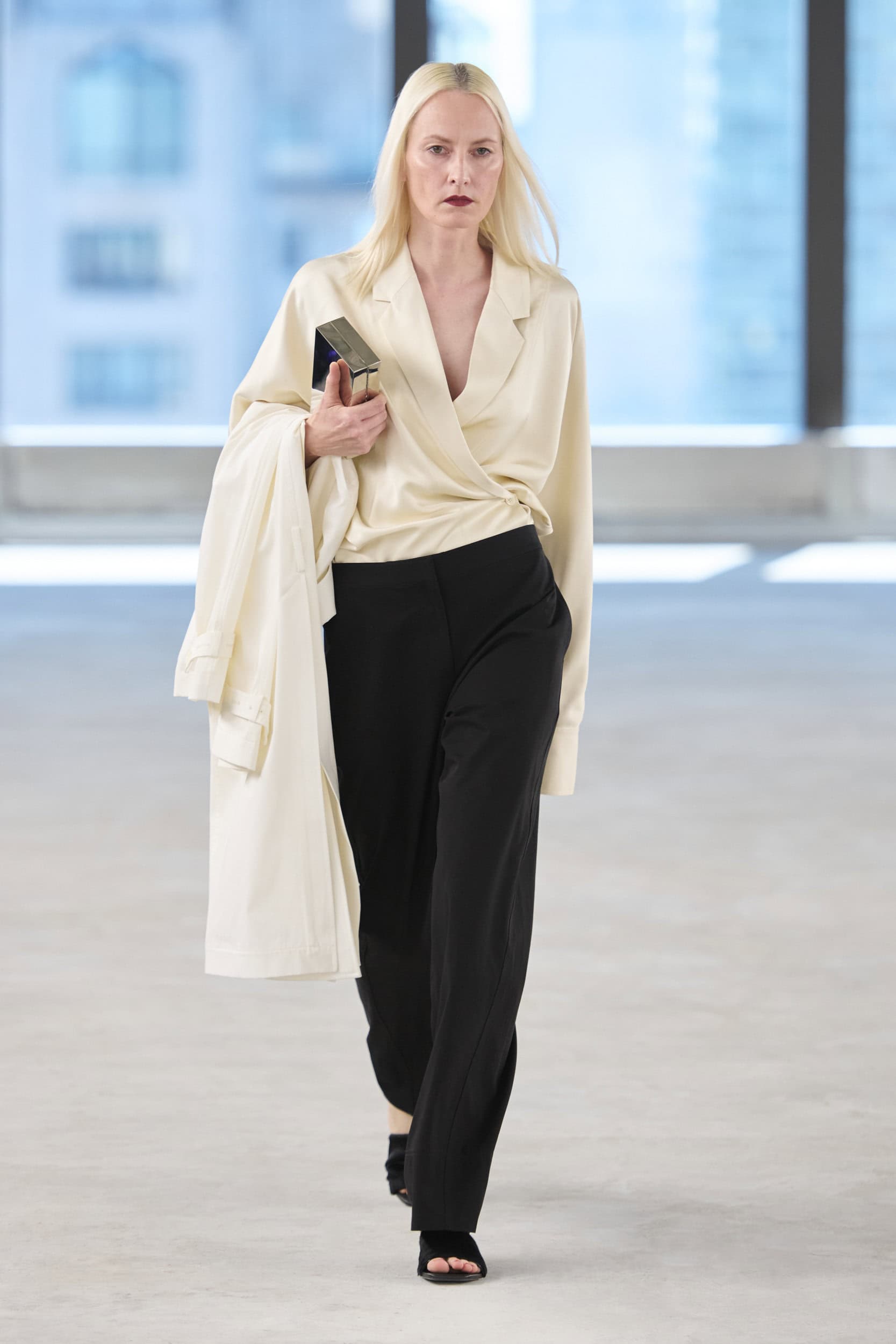 TOTEME Spring 2025 Show image