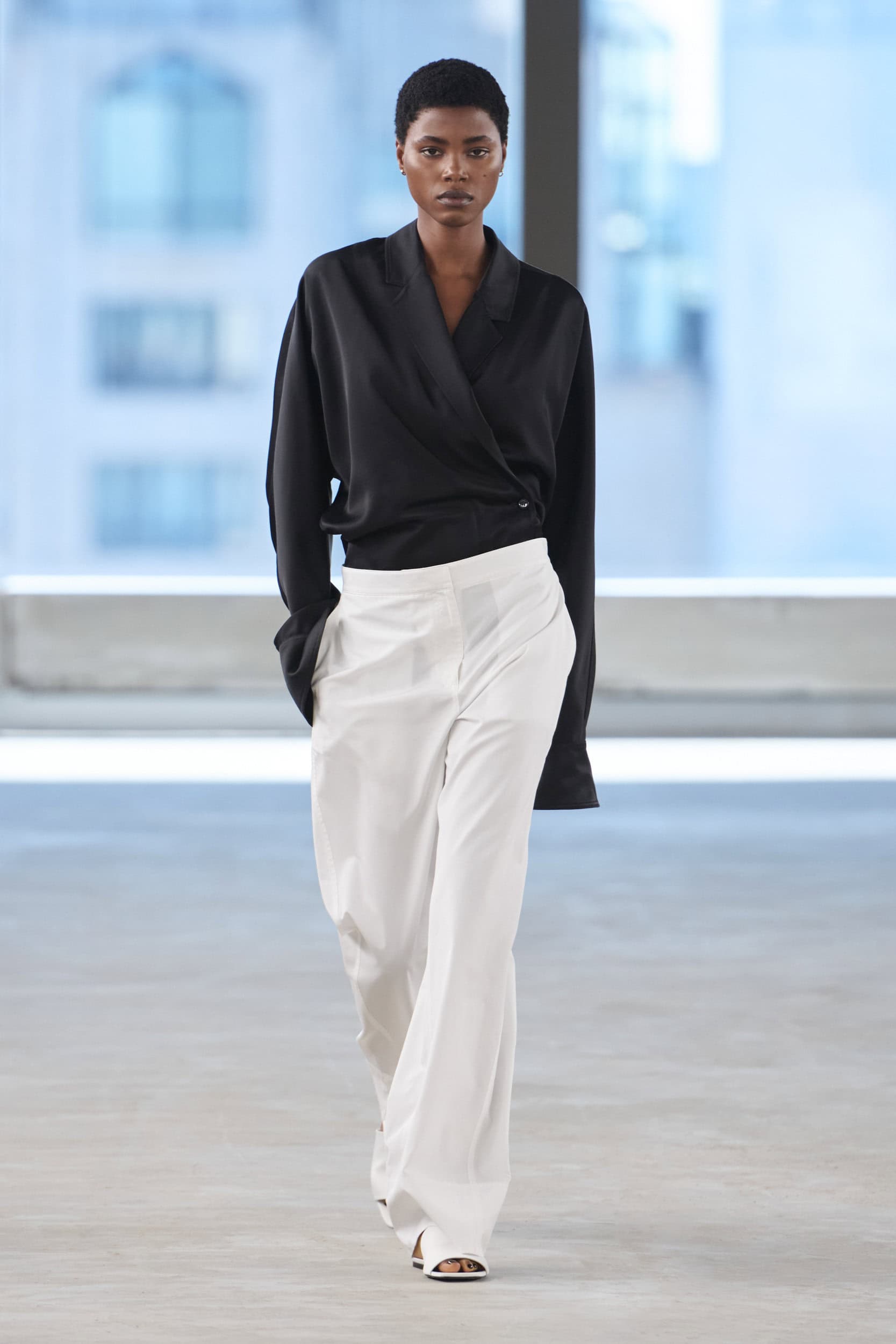 TOTEME Spring 2025 Show image