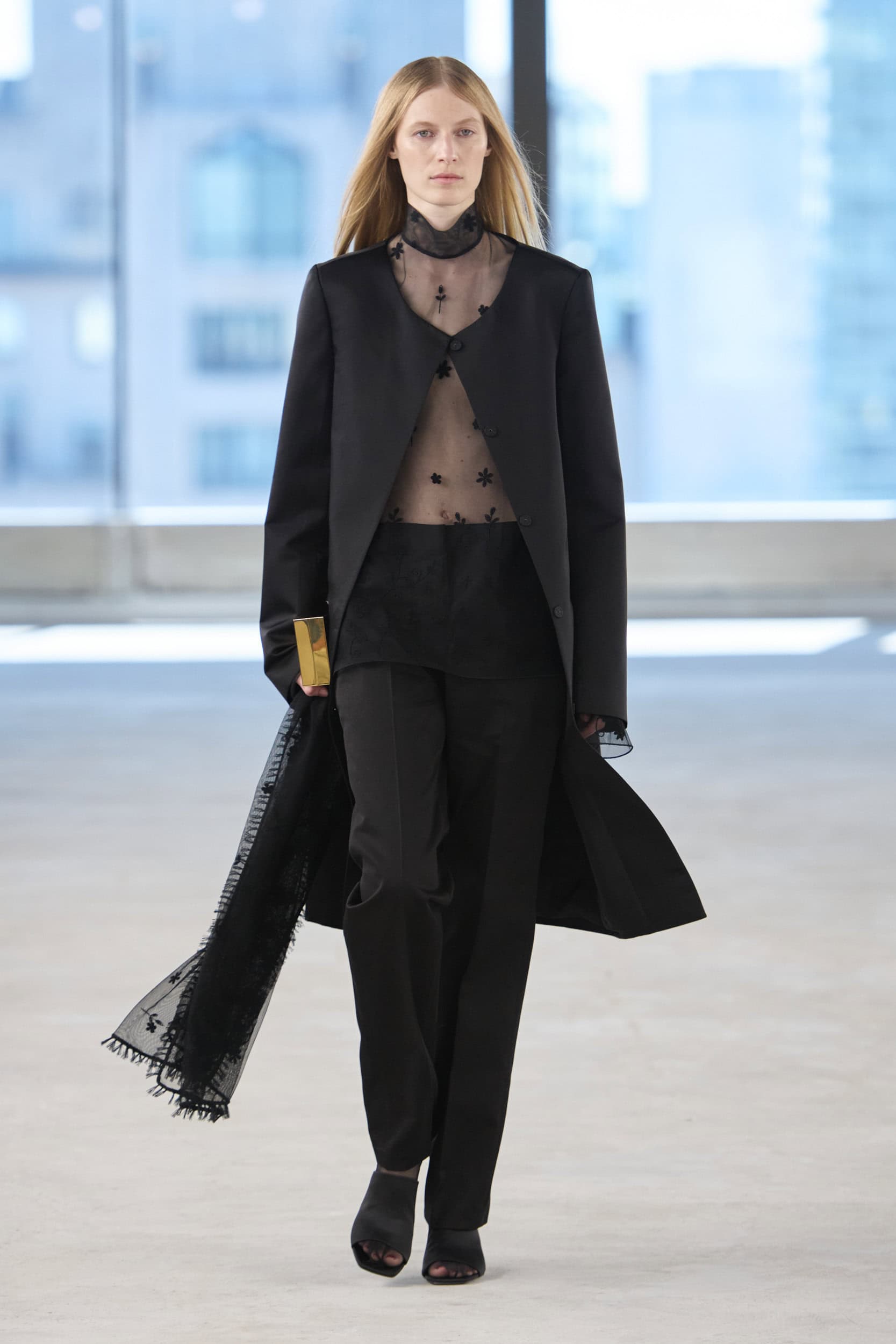 TOTEME Spring 2025 Show image