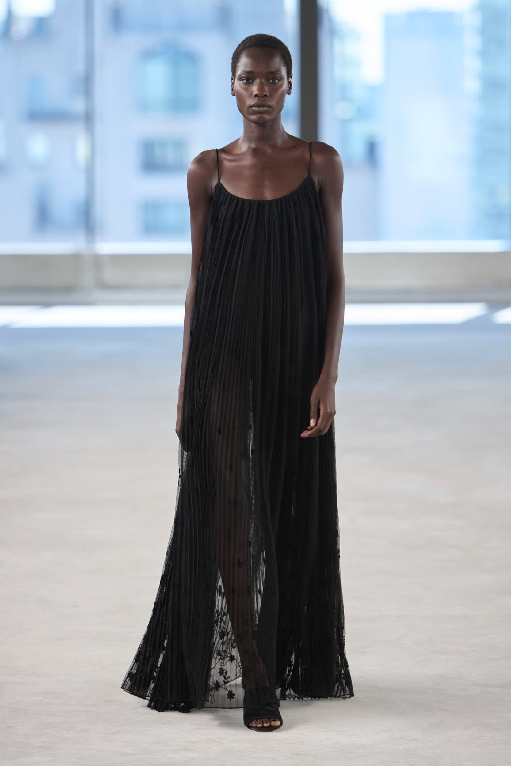 TOTEME Spring 2025 Show image