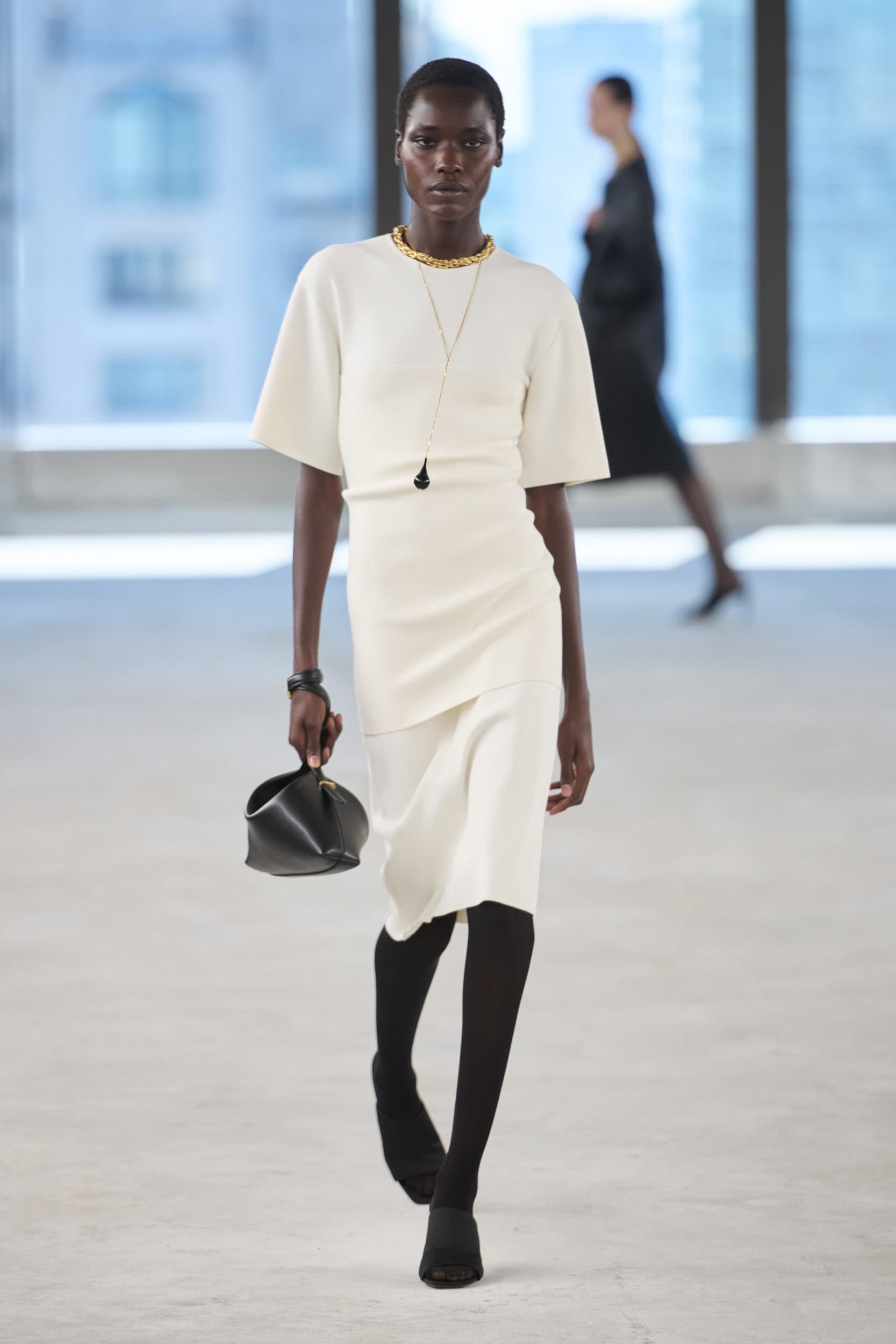 TOTEME Spring 2025 Show image