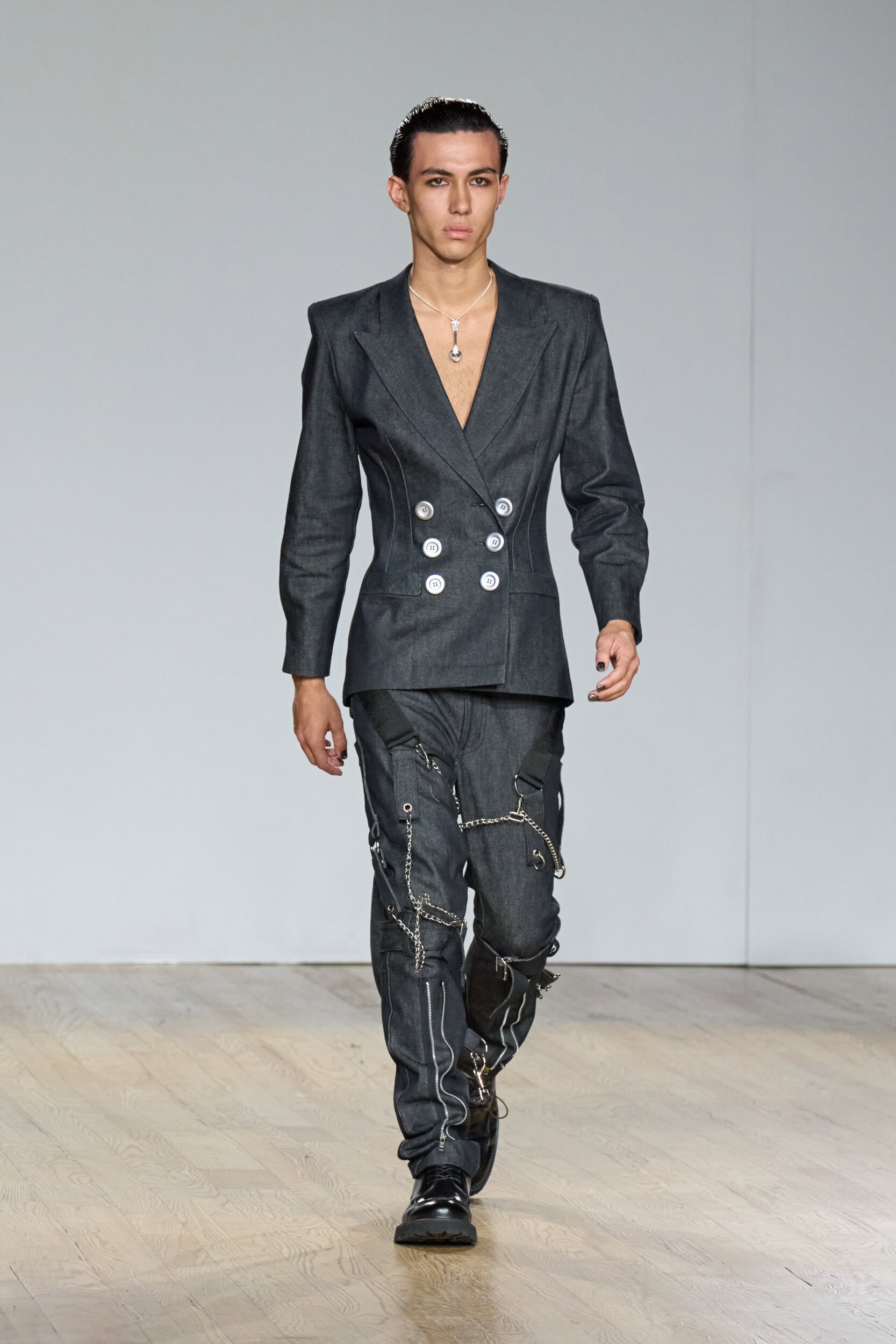 UNTITLED&CO Spring 2025 Show image