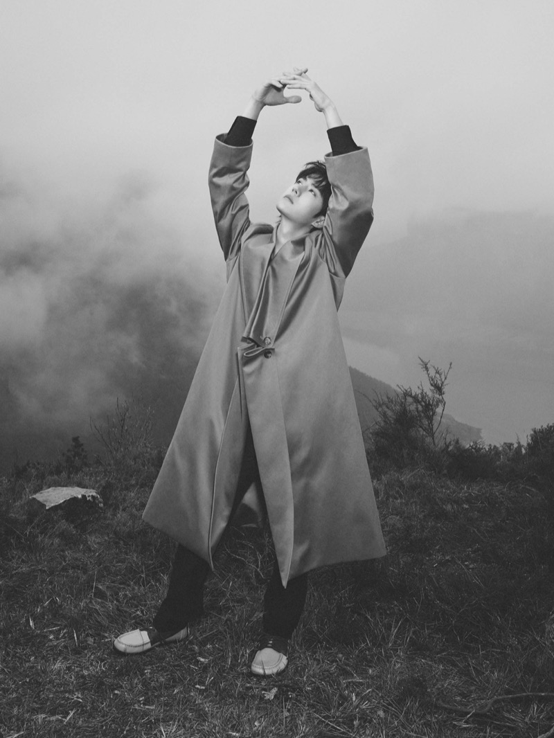Drew Starkey & Wang Yibo Embrace Nature in Loewe Spring-Summer 2025 Campaign image