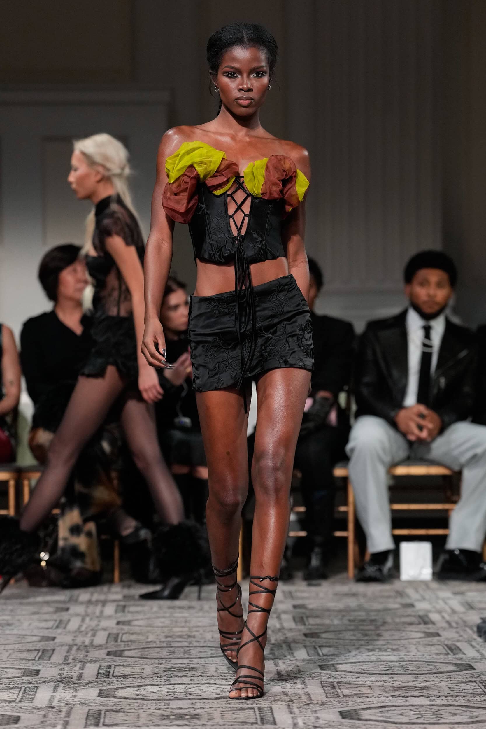 KIM SHUI Fall 2025 Show image