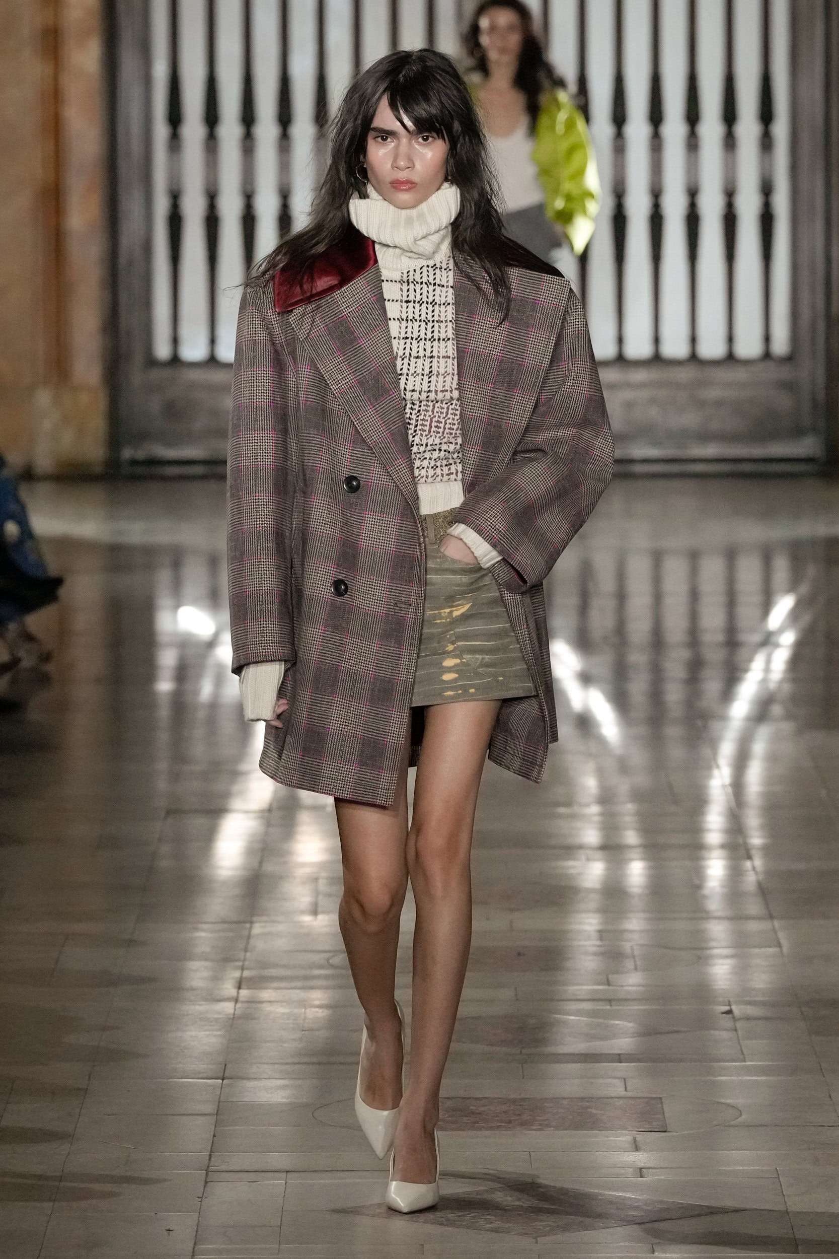 PRABAL GURUNG Fall 2025 Show image