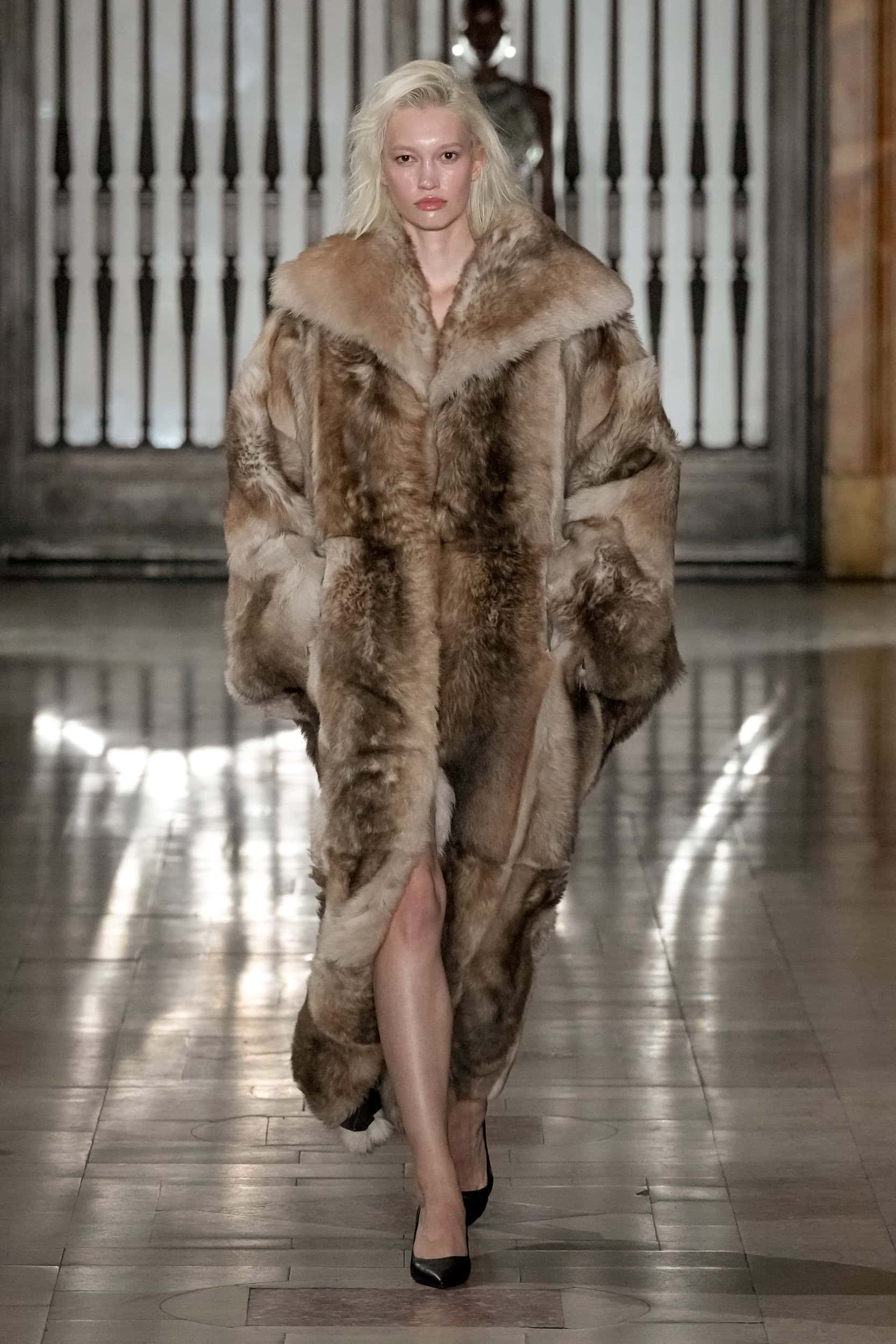 PRABAL GURUNG Fall 2025 Show image