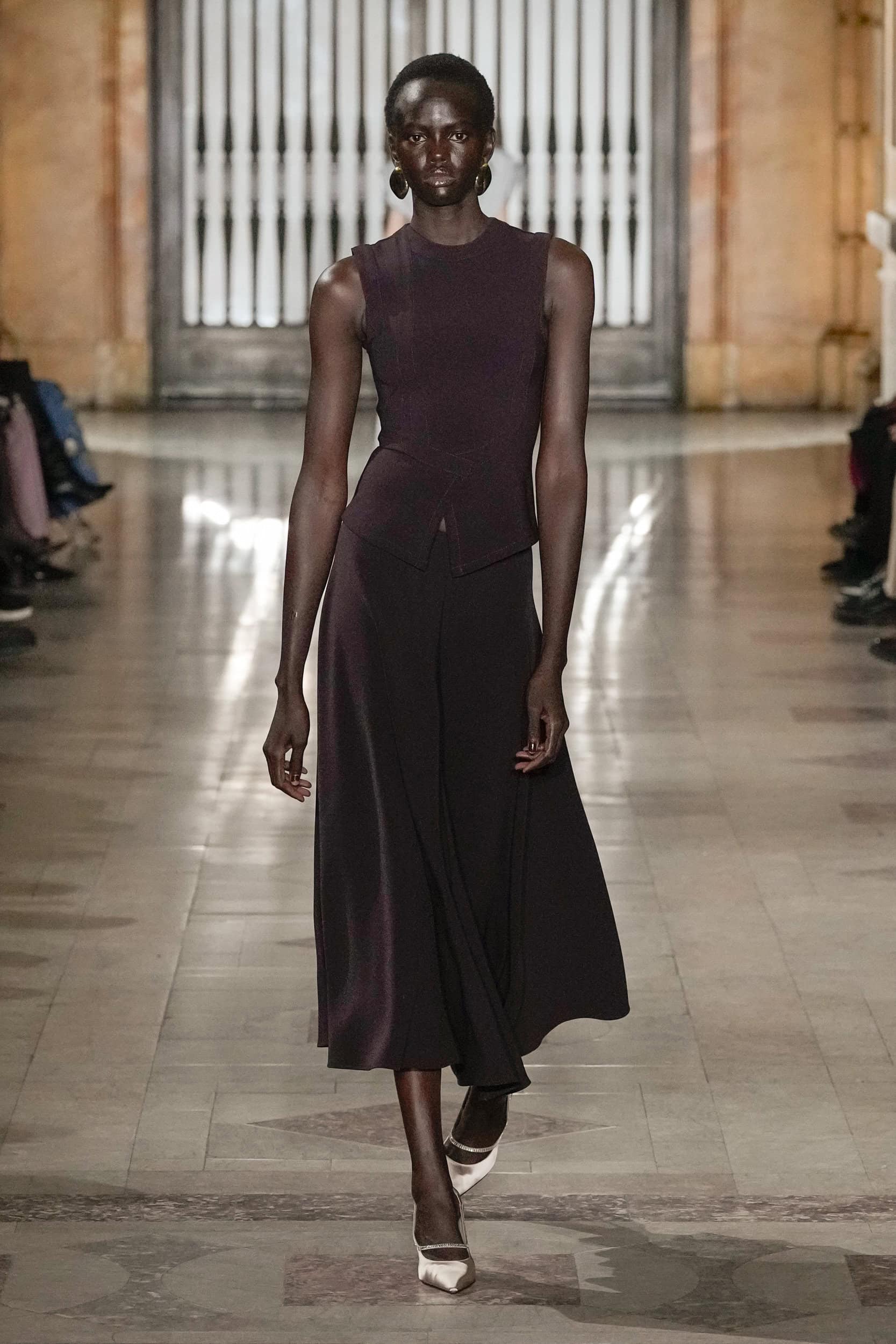 PRABAL GURUNG Fall 2025 Show image