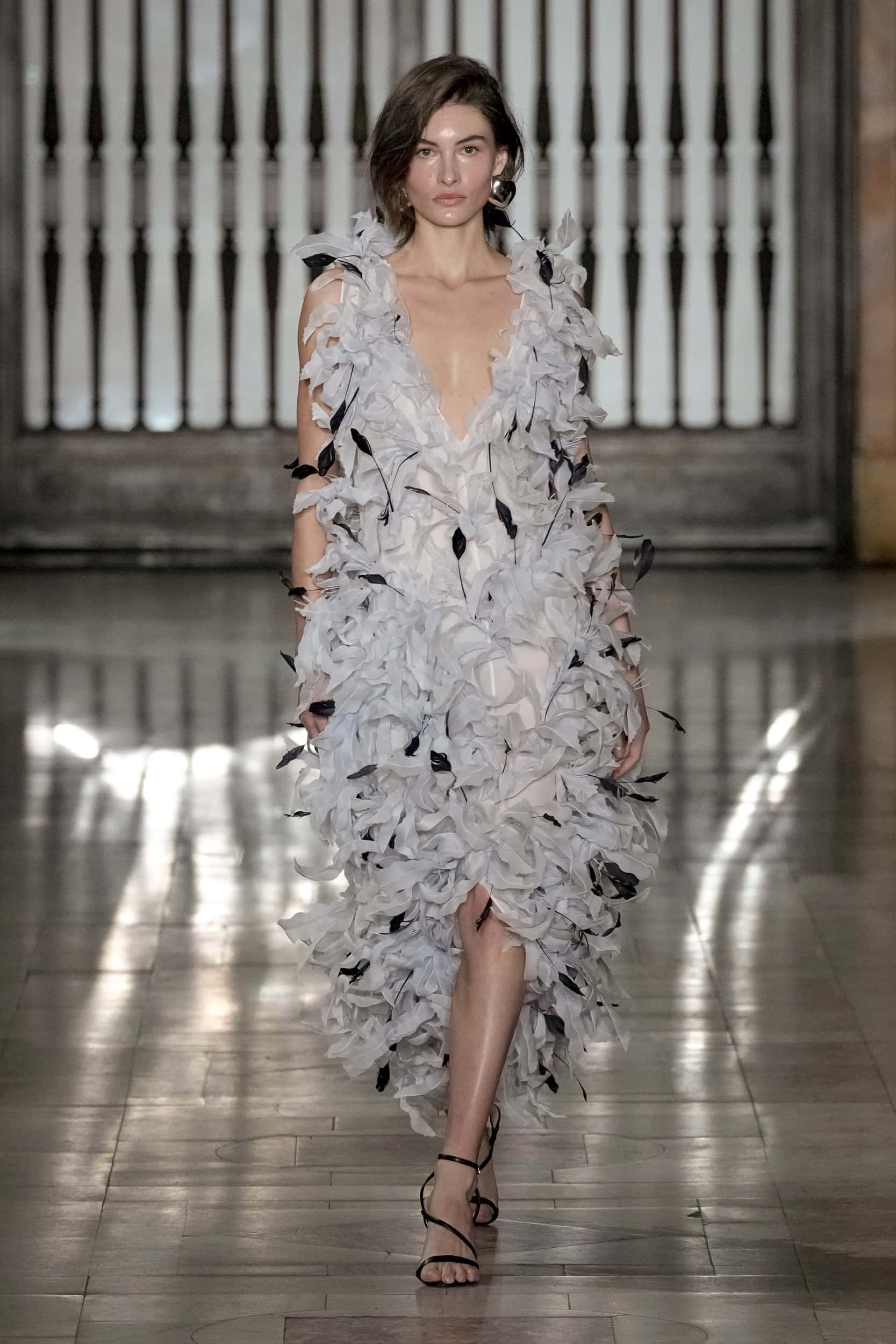 PRABAL GURUNG Fall 2025 Show image