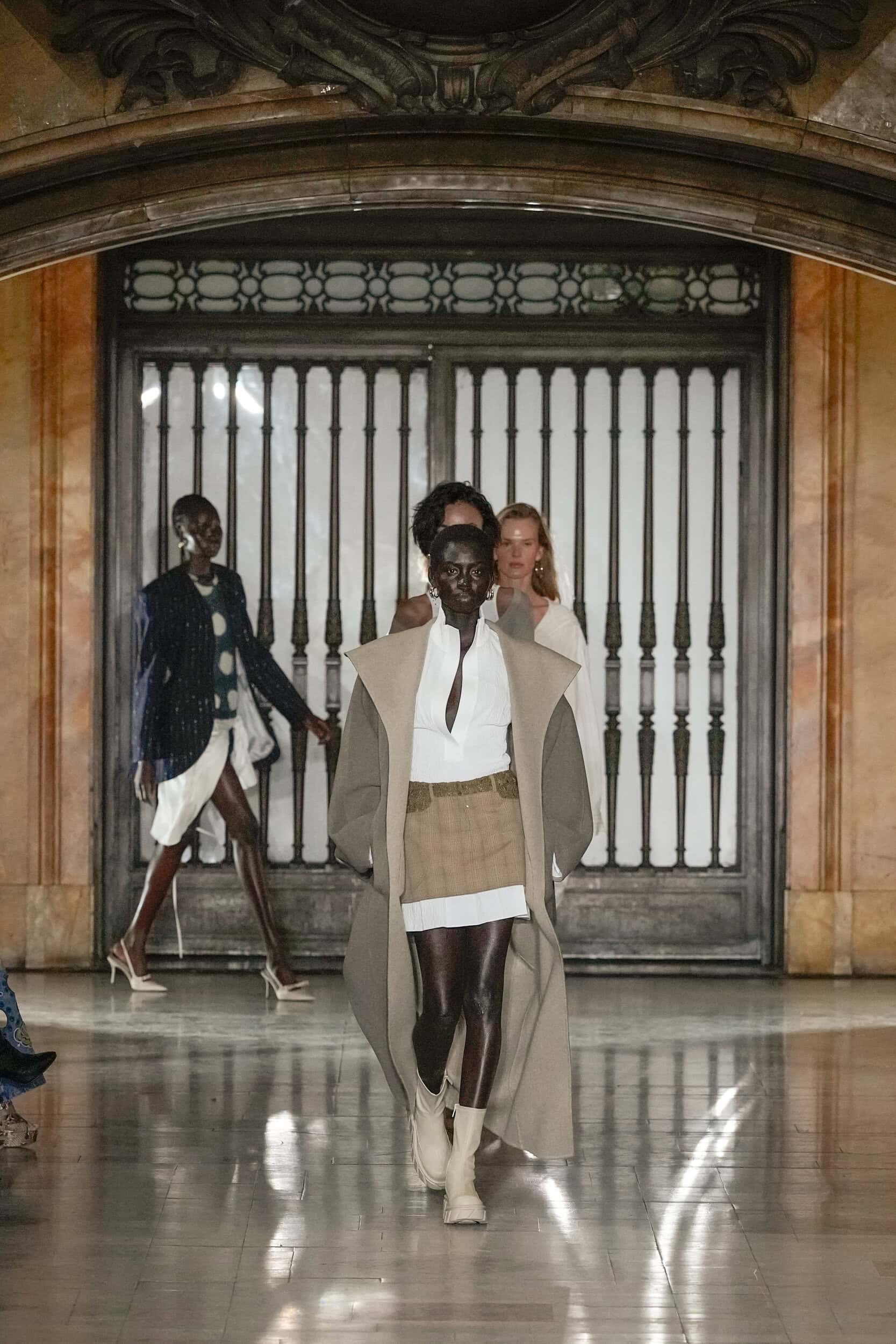 PRABAL GURUNG Fall 2025 Show image
